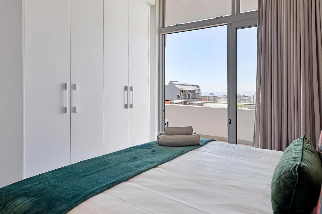 Lyra - Chic Urban Apartment Living In The Heart Of Cape Town