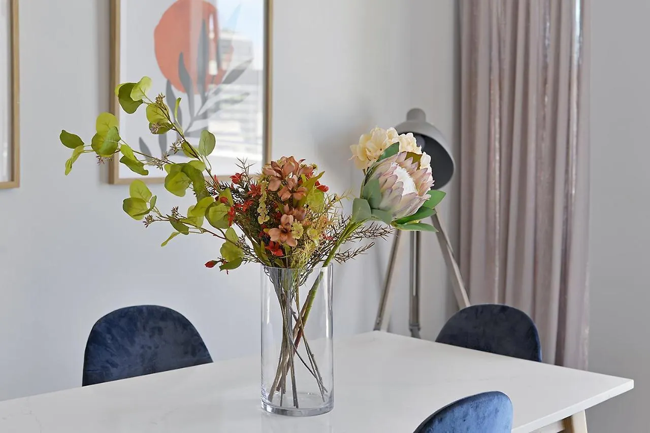 Lyra - Chic Urban Apartment Living In The Heart Of Cape Town