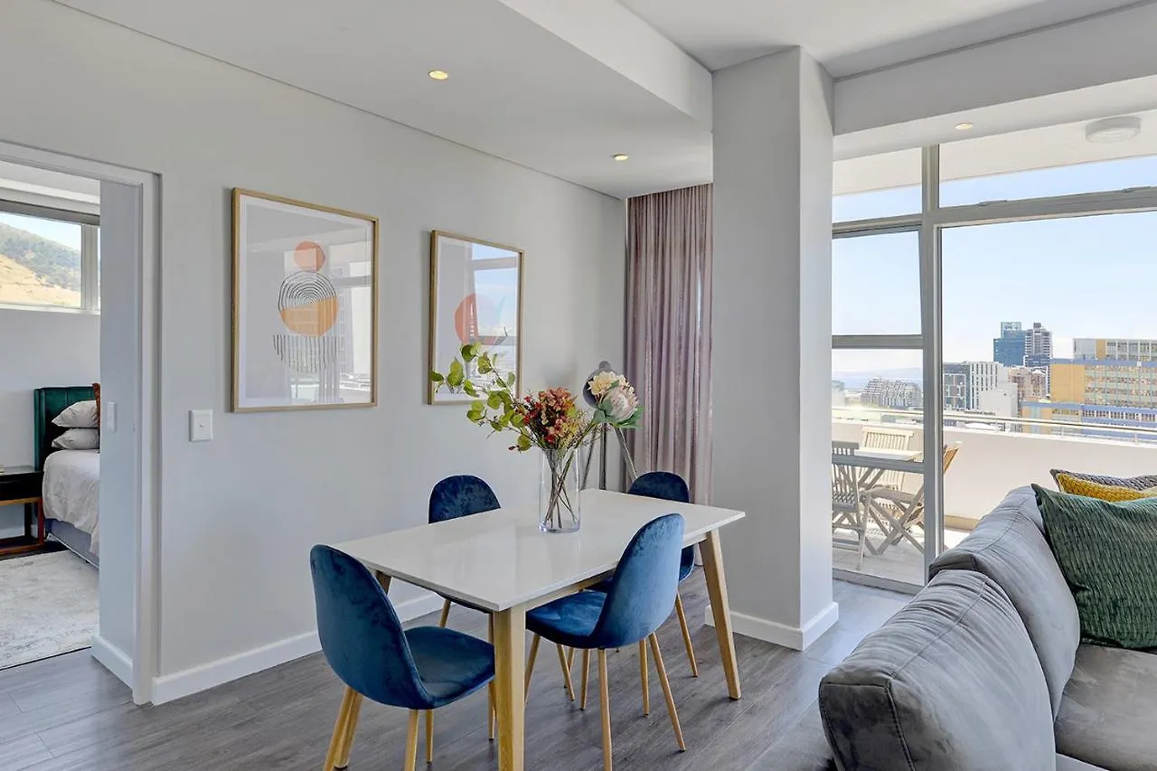 Lyra - Chic Urban Apartment Living In The Heart Of Cape Town