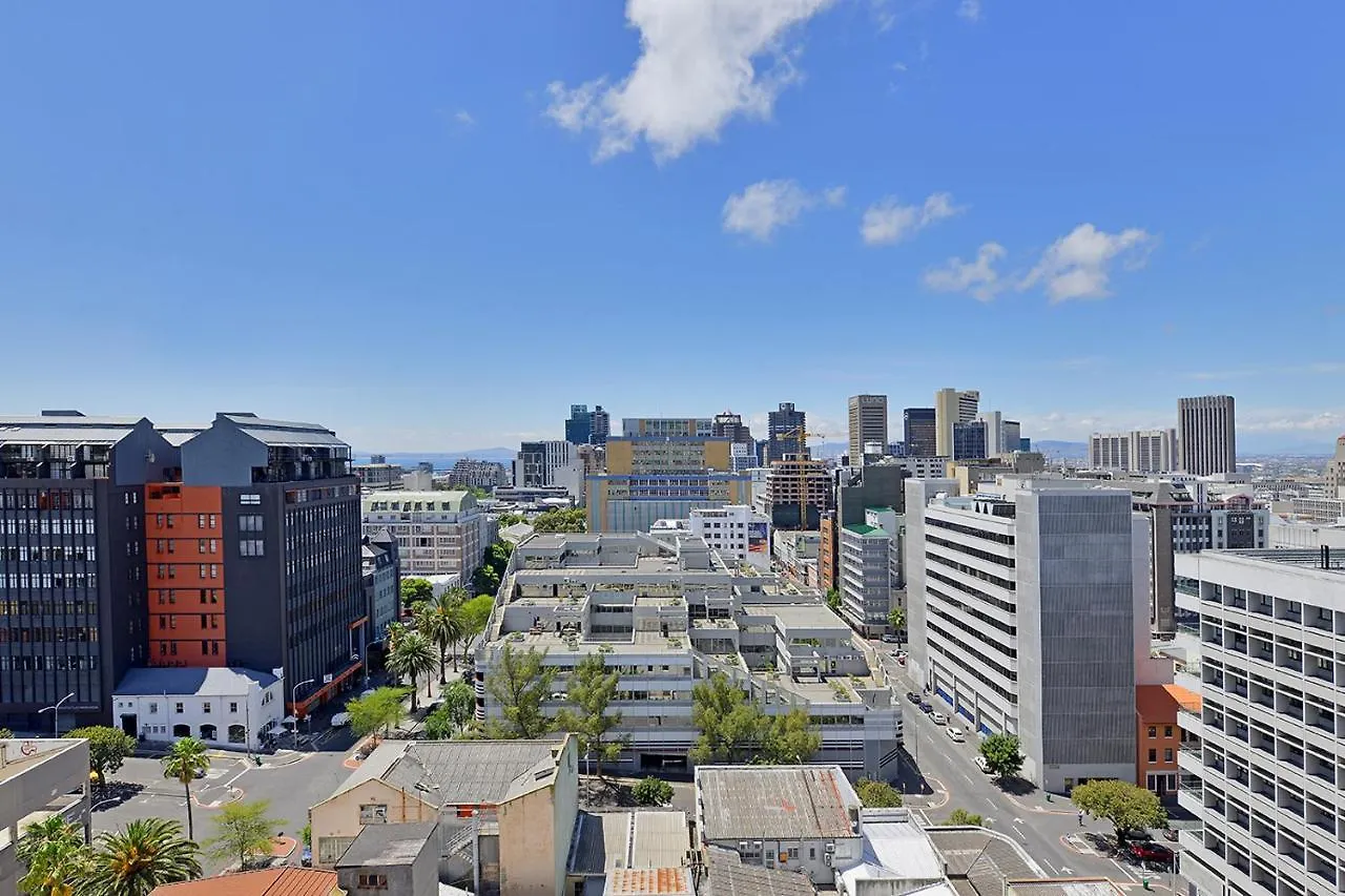 Lyra - Chic Urban Apartment Living In The Heart Of Cape Town 0*,
